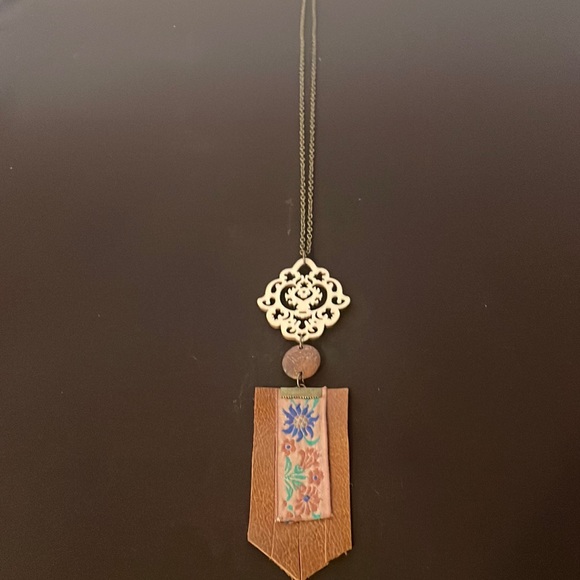 Boho necklace & bracelet set made with bronzes and leather and wood. Never worn! - Picture 5 of 10